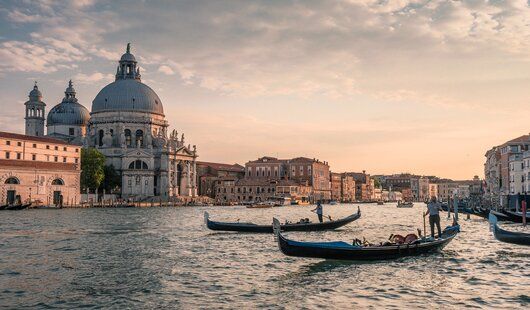 balade en gondole sur les canaux de venise