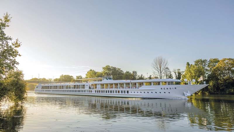 Le MS Renoir de CroisiEurope navigue sur la Seine