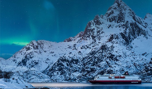 bateau hurtigruten ms richard with